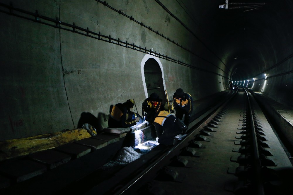 原阳铁路运营隧道病害现状